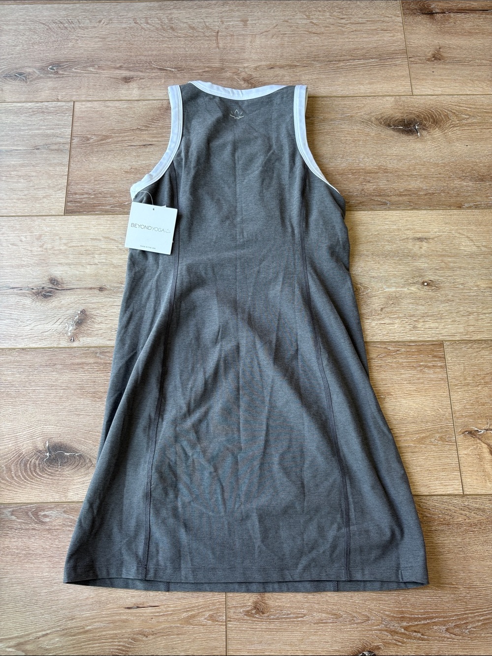 Beyond Yoga Charcoal Gray Tank Dress with White Trim - Picture 2 of 4